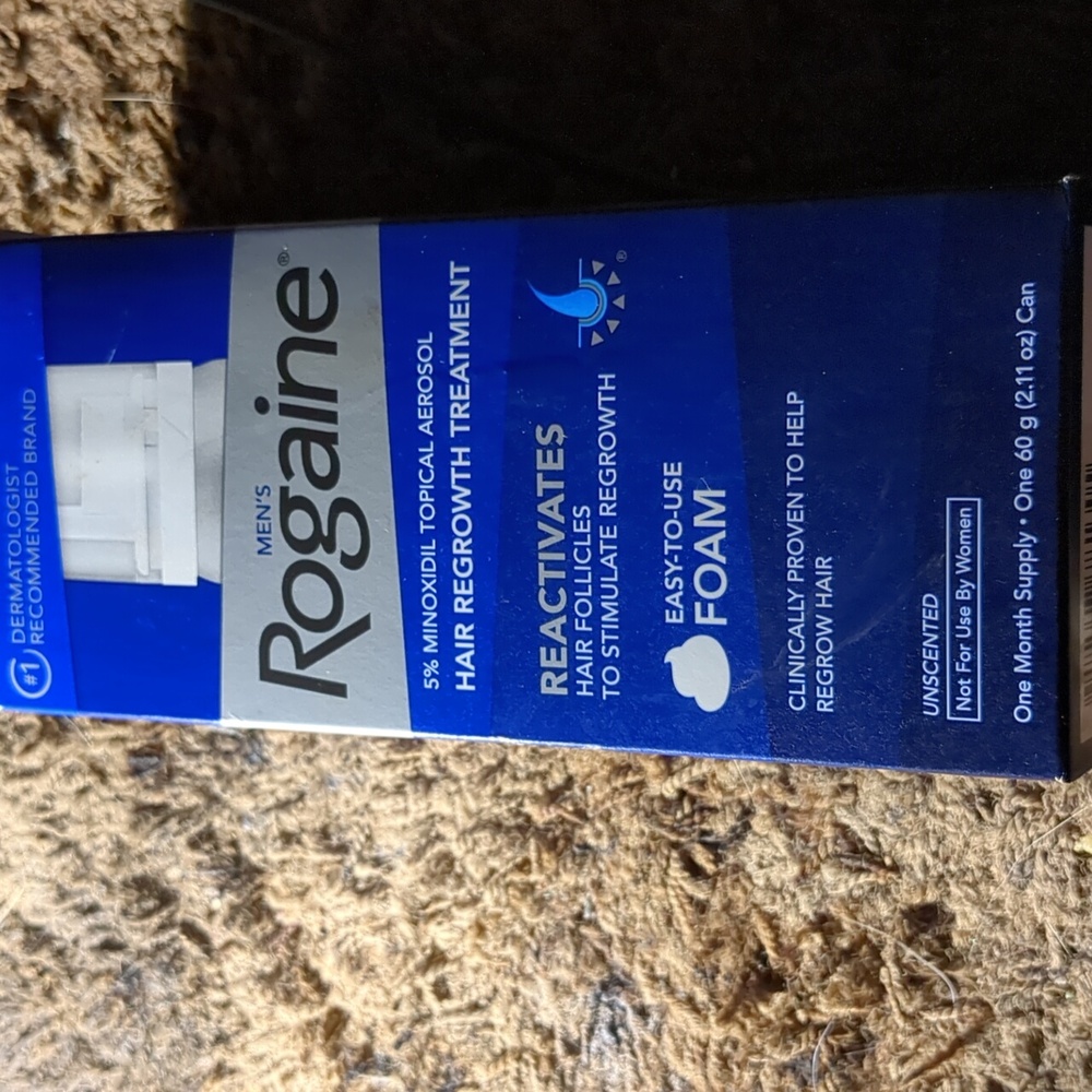 Rogaine Men's Extra Strength 5% Minoxidil Solution for Hair Regrowth, 1-Month